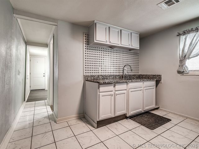 2621 N Rockford Avenue, Tulsa, OK 74106
