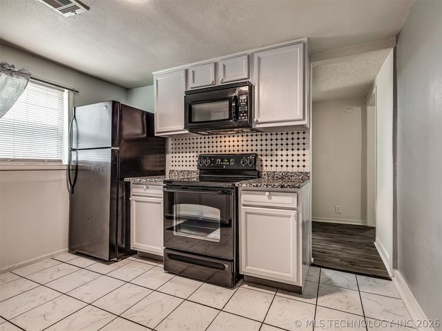 2621 N Rockford Avenue, Tulsa, OK 74106