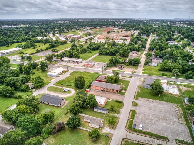 2621 N Rockford Avenue, Tulsa, OK 74106