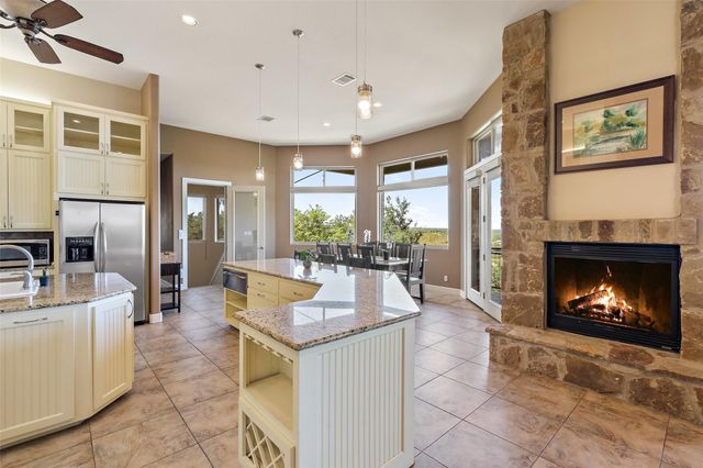 175 Scenic Ridge DR, Spicewood, TX 78669
