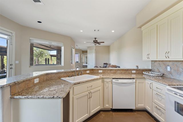 175 Scenic Ridge DR, Spicewood, TX 78669