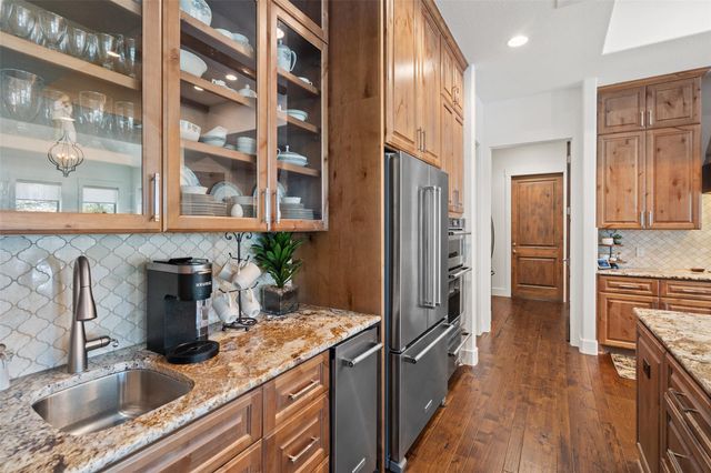 175 Scenic Ridge DR, Spicewood, TX 78669