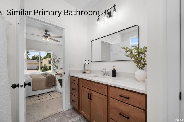 4727 WILLOW Circle, Davenport, IA 52806