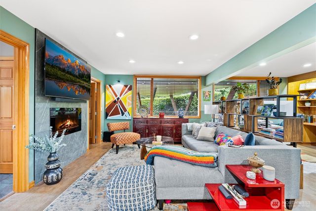 432 Scenic Way, Kent, WA 98030