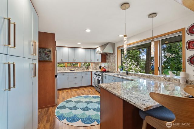 432 Scenic Way, Kent, WA 98030