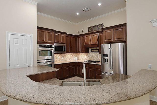 2 Bloomsbury Court, Conroe, TX 77384