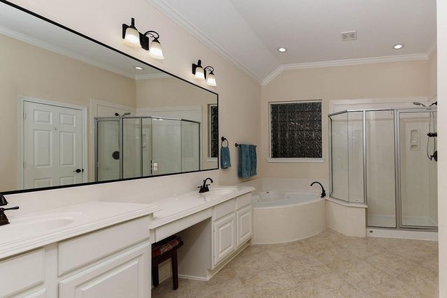 2 Bloomsbury Court, Conroe, TX 77384