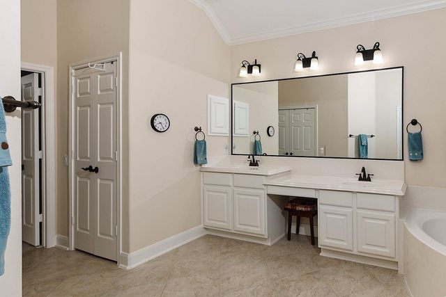 2 Bloomsbury Court, Conroe, TX 77384