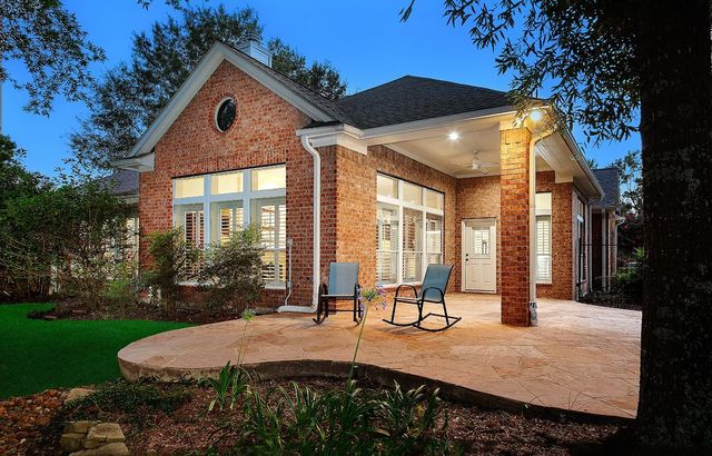 2 Bloomsbury Court, Conroe, TX 77384