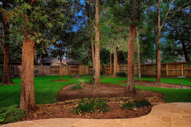 2 Bloomsbury Court, Conroe, TX 77384