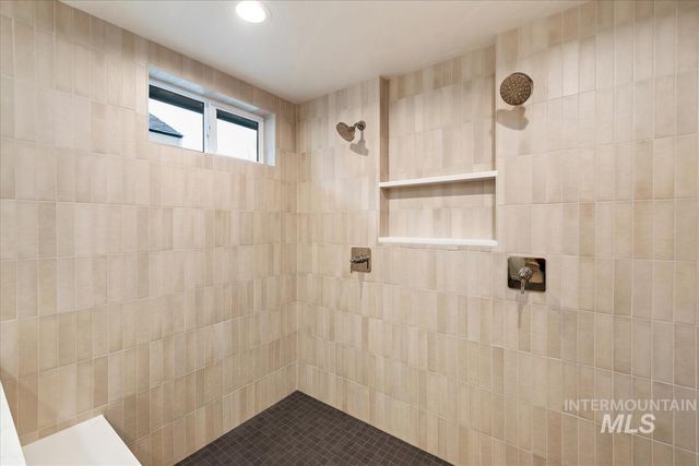 3300 N 39th St, Boise, ID 83703