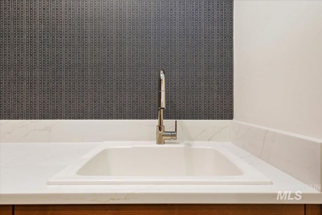 3300 N 39th St, Boise, ID 83703