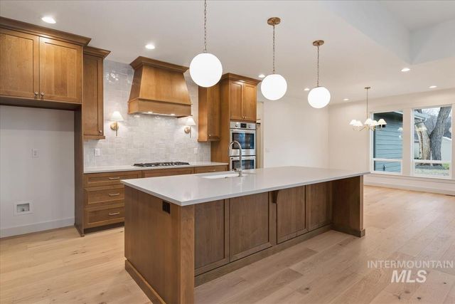 3300 N 39th St, Boise, ID 83703