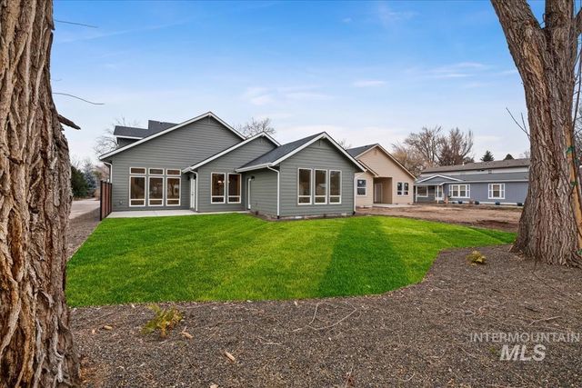 3300 N 39th St, Boise, ID 83703