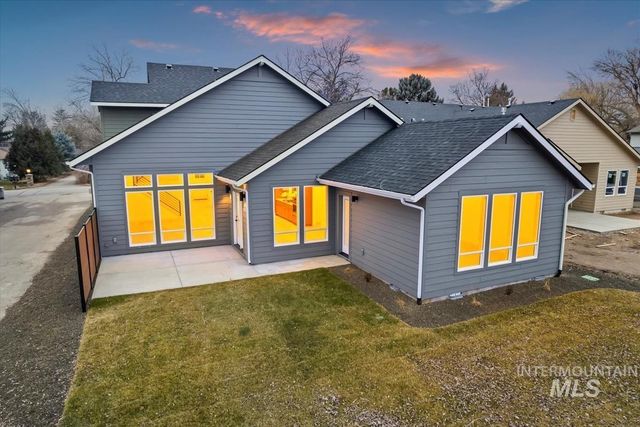 3300 N 39th St, Boise, ID 83703