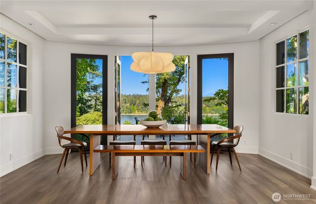 7733 Hansen Road NE, Bainbridge Island, WA 98110