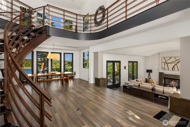 7733 Hansen Road NE, Bainbridge Island, WA 98110