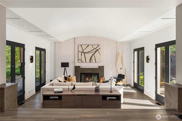 7733 Hansen Road NE, Bainbridge Island, WA 98110