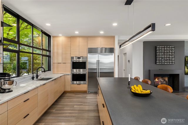 7733 Hansen Road NE, Bainbridge Island, WA 98110