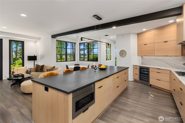 7733 Hansen Road NE, Bainbridge Island, WA 98110