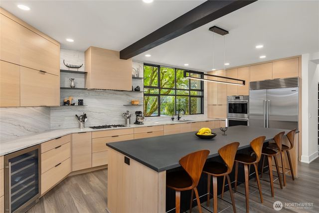 7733 Hansen Road NE, Bainbridge Island, WA 98110