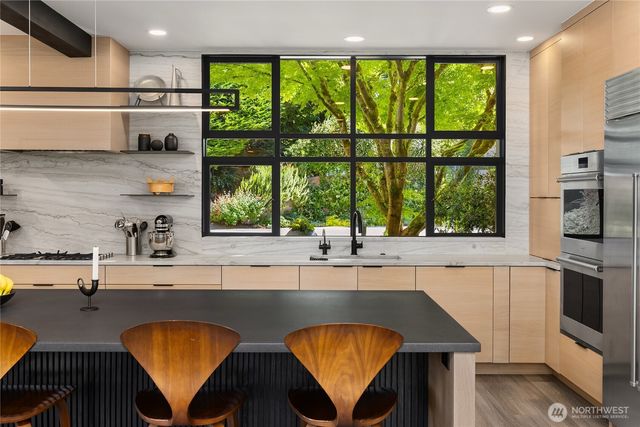 7733 Hansen Road NE, Bainbridge Island, WA 98110