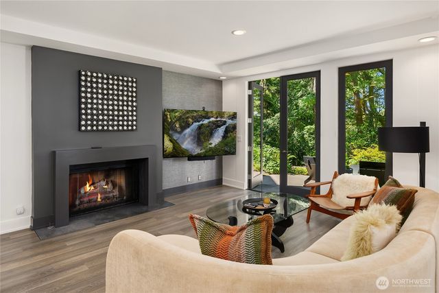 7733 Hansen Road NE, Bainbridge Island, WA 98110