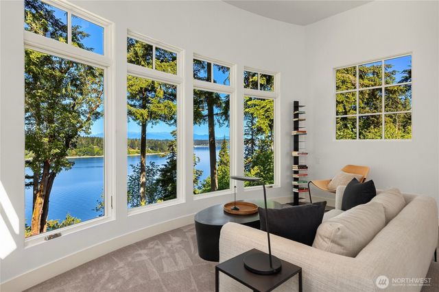 7733 Hansen Road NE, Bainbridge Island, WA 98110