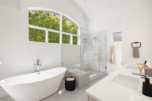 7733 Hansen Road NE, Bainbridge Island, WA 98110