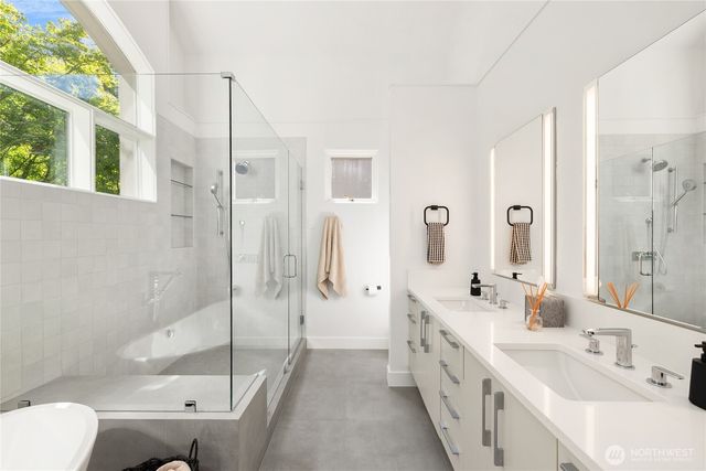 7733 Hansen Road NE, Bainbridge Island, WA 98110