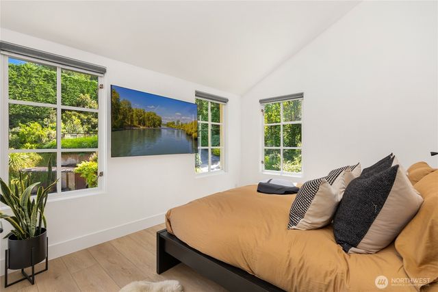 7733 Hansen Road NE, Bainbridge Island, WA 98110