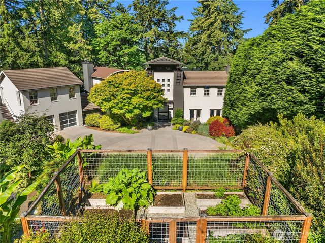 7733 Hansen Road NE, Bainbridge Island, WA 98110