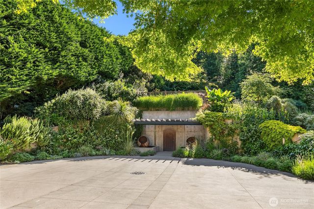 7733 Hansen Road NE, Bainbridge Island, WA 98110