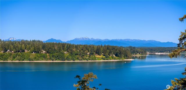 7733 Hansen Road NE, Bainbridge Island, WA 98110