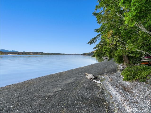 7733 Hansen Road NE, Bainbridge Island, WA 98110