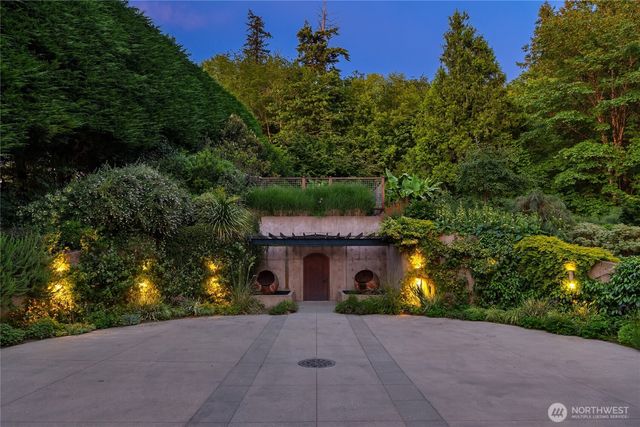 7733 Hansen Road NE, Bainbridge Island, WA 98110