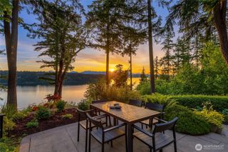 7733 Hansen Road NE, Bainbridge Island, WA 98110