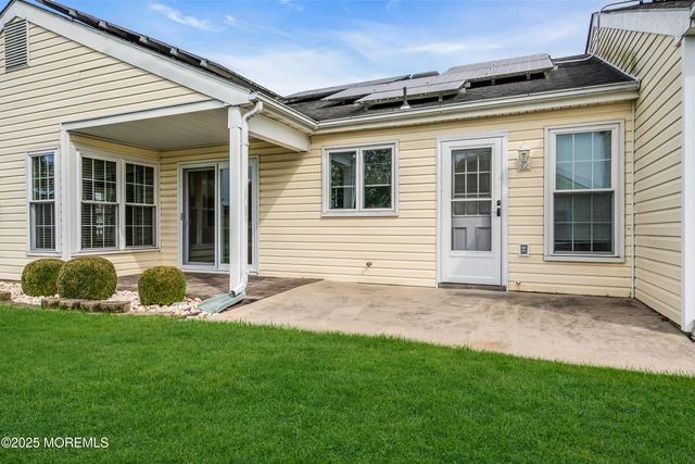 55 Elmswell Avenue, Manchester, NJ 08759