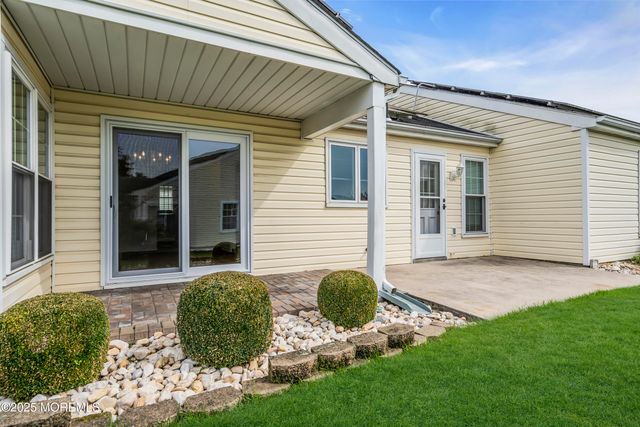 55 Elmswell Avenue, Manchester, NJ 08759