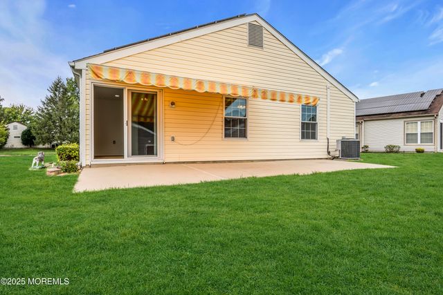 55 Elmswell Avenue, Manchester, NJ 08759