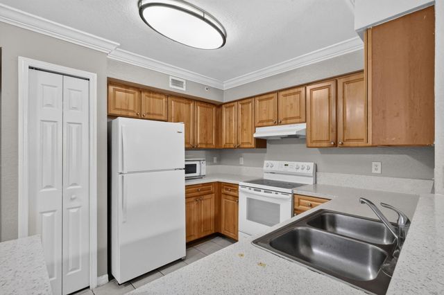 15185 MICHELANGELO Boulevard 102, Delray Beach, FL 33446