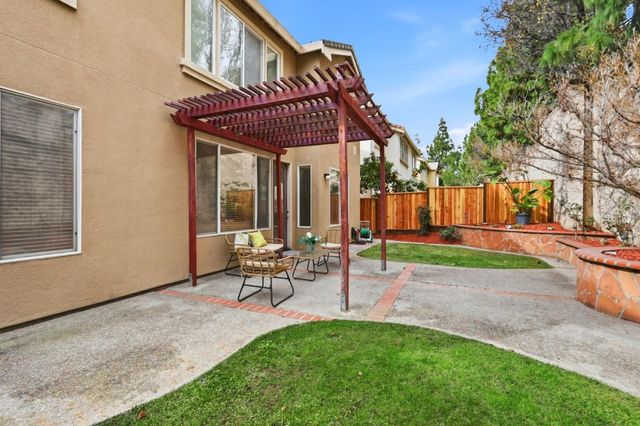808 Cameron Circle, Milpitas, CA 95035
