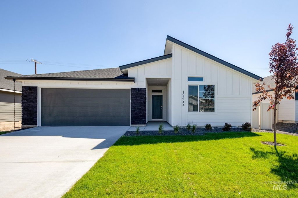 19422 Schooner Ave, Caldwell, ID 83605
