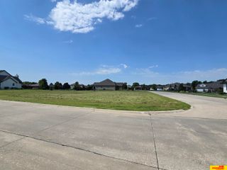 1755 N Deer Run, Fremont, NE 68025