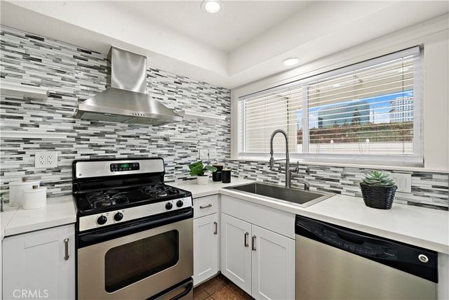 590 Traverse Drive, Costa Mesa, CA 92626