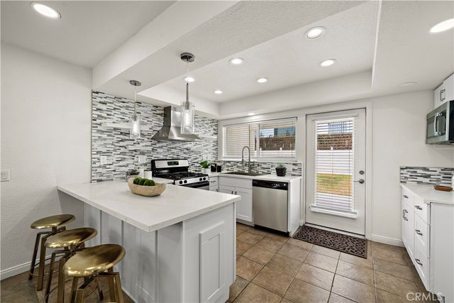 590 Traverse Drive, Costa Mesa, CA 92626