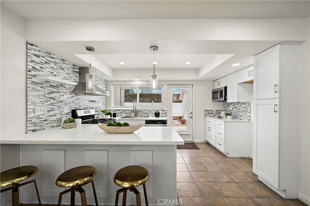 590 Traverse Drive, Costa Mesa, CA 92626