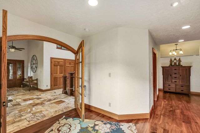 2775 Osburn Avenue, Oskaloosa, IA 52577