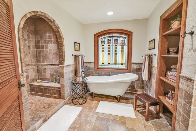 2775 Osburn Avenue, Oskaloosa, IA 52577