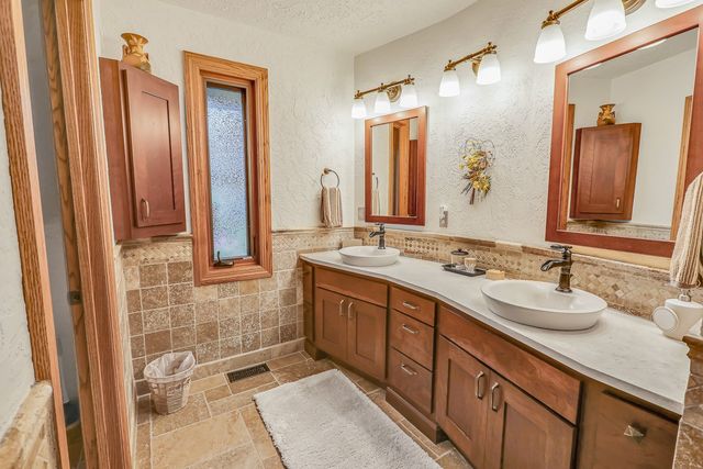 2775 Osburn Avenue, Oskaloosa, IA 52577